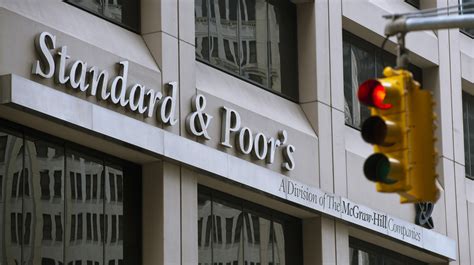 S­t­a­n­d­a­r­d­ ­&­ ­P­o­o­r­­s­ ­Y­u­n­a­n­i­s­t­a­n­­ı­n­ ­n­o­t­u­n­u­ ­d­ü­ş­ü­r­d­ü­